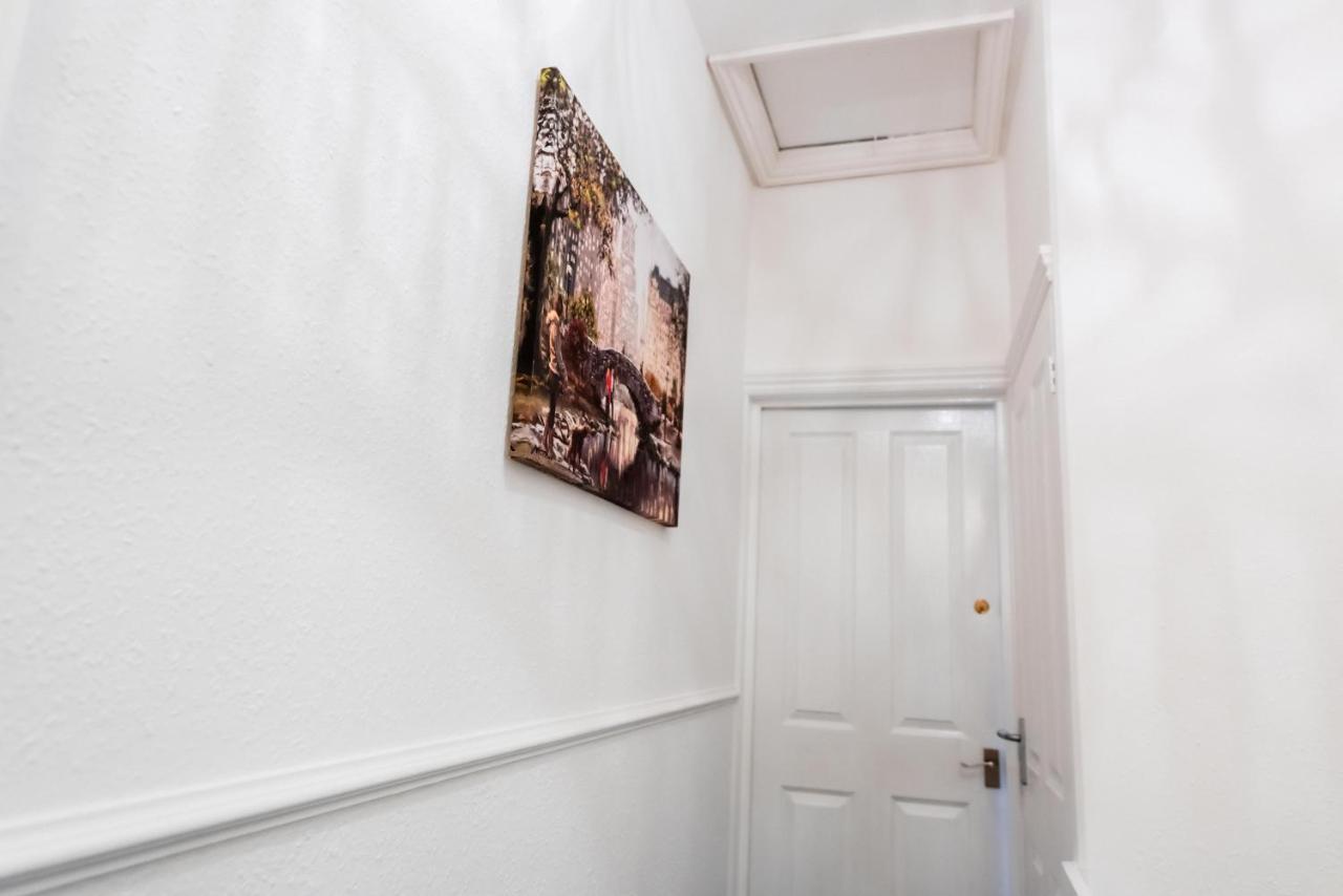 The Private Villa, Northampton Centre, 9 Beds, 5 Bedrooms, Sleeps 12 Ngoại thất bức ảnh