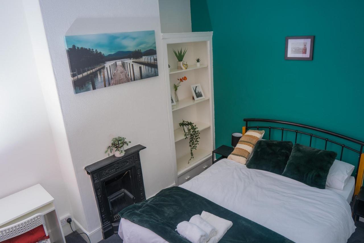 The Private Villa, Northampton Centre, 9 Beds, 5 Bedrooms, Sleeps 12 Ngoại thất bức ảnh