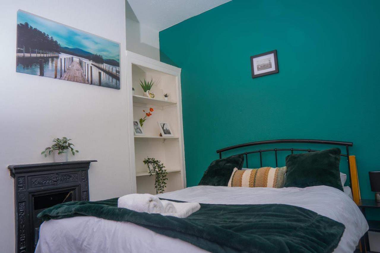 The Private Villa, Northampton Centre, 9 Beds, 5 Bedrooms, Sleeps 12 Ngoại thất bức ảnh